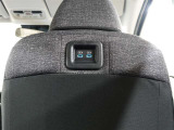 スマホの充電に便利な後席USBソケット(TypeC)♪