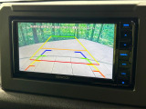 【バックカメラ】駐車時に後方がリアルタイム映像で確認できます。大型商業施設や立体駐車場での駐車時や、夜間のバック時に大活躍!運転スキルに関わらず、今や必須となった装備のひとつです!