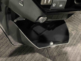 脱着式のインパネセンター大型ボックスが付いてます