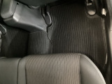 豊富に在庫を取り揃えています!軽自動車からミニバン、セダン、SUV、話題のハイブリッド車など続々入荷しております♪