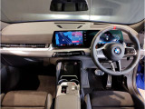 運転の楽しいBMWでは、アクセルを踏み込んでしまいそうになりますが、速度表示も見やすいため、常にお車の速度を把握できます。