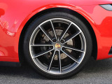 F:245/35ZR20、R305/30ZR21