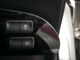 トラクションコントロールとは、すべりやすい路面での発進時や加速時にタイヤの空転を抑え、駆動力確保に貢献する機能です。詳細は販売店スタッフまでおたずねください。