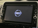 【大画面ナビ】人気の大型9インチナビを装備。存在感のある大画面はインパクト大!ナビ利用時のマップ表示は見やすく、テレビやDVDは臨場感がアップ!いつものドライブがグッと楽しくなります♪