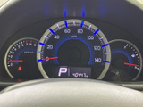 視認性の高いメーターパネルが、運転に必要な情報を分かりやすく表示。安心して運転操作に集中できます。