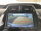 駐車場での後退時の安全をサポート。後方視界を広げ、スムーズな後退をアシストします。