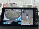 高画質のモニター画面で、安全確認をサポート。バックカメラ映像をクリアに表示し、後退時の不安を軽減します。