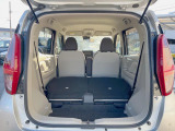 普段のお買い物や通勤、送迎等に十分な荷室スペースを確保しております。セカンドシートを倒すと、大きな荷物の積載も可能です♪