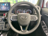 インテリアに合わせたデザインのステアリングは、運転される方のことも考え、運転しやすい形状、大きさです。是非一度、実際に触ってお確かめください。
