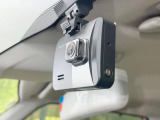 【ドライブレコーダー】ドライブレコーダー装備!走行中はもちろん、あおり運転や事故に遭遇した際、映像で記録し、万一のリスクに備えます。※記録用SDカードはお客様ご自身でご準備いただく必要があります。