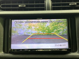 安全運転支援機能の映像を表示。後退時の映像確認をサポートし、運転操作を安心と安全にアシストします。