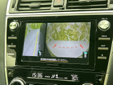 駐車時や後退時の安全確認をサポート。映像を視認しやすい画面で、安心して運転できます。