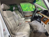 運転席シート廻りは使用感も少なく、良好な状態となっています。丁寧に使われていたことがよくわかりますね。