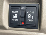 【両側パワースライドドア】スマートキーや運転席のスイッチで後席両側スライドドアの開閉が可能♪電動だから力を入れてドアを開ける必要が無く、小さなお子様でも簡単に開け閉めでき快適です♪