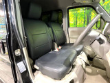 運転席シート廻りは使用感も少なく、良好な状態となっています。丁寧に使われていたことがよくわかりますね。