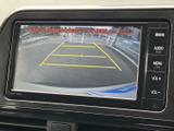 駐車や後退時の安全をサポートするバックモニター。後方を確認しやすく、安心して運転できます。