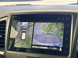高画質モニターで、安全確認やナビゲーションを快適に行えます。駐車時の後方確認もサポートし、安心して運転をお楽しみいただけるでしょう。