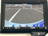 バックカメラの映像を表示し、安全な後退をサポート。駐車時にも役立ちます。周囲の状況を把握しやすく、安心して運転できます。