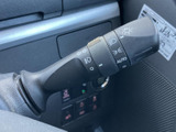操作しやすいウインカーレバーで、安全な運転をサポート。視認性の高いデザインで、周囲へのアピール力も高めます。