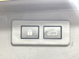 【パワーバックドア】スマートキーや運転席のボタンを押すだけでリアゲートが自動で開閉します!荷物を持っている時や、高い位置にあるバックドアを閉める際に便利な機能です♪