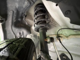 お車を安心してお乗りいただく為には、足回りの定期点検が欠かせません。サービスサポート(有償保証)では無料点検もご提供しており、安心のカーライフをお過ごしいただけるサポート体制が整っています。