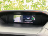 後退時の安全をサポートするバックモニター。駐車や狭い場所での取り回しが楽々で、初心者の方にも安心です。周囲の状況を把握し、安全運転を心がけましょう。