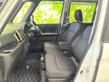 使いやすい収納スペースが、細部まで充実。荷物を整理しやすく、車内をすっきりと保てます。