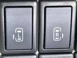 【両側パワースライドドア】スマートキーや運転席のスイッチで後席両側スライドドアの開閉が可能♪電動だから力を入れてドアを開ける必要が無く、小さなお子様でも簡単に開け閉めでき快適です♪