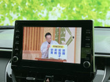 停車時にテレビを視聴できます。お子様連れのご家族旅行など、移動時間を有効活用できる便利な機能です。