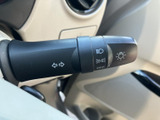 直感的な操作で、安全確認を怠ることなくスムーズな車線変更をサポート。視認性の高いデザインで安心です。
