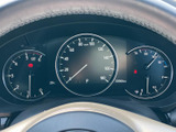 直感的に理解できる表示で、車両の状態を把握できます。運転に必要な情報を的確に伝え、安全運転をサポートします。