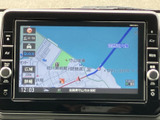 鮮明な地図表示で、運転中の視認性を確保。スムーズなルート検索で、安心して目的地へ向かうことができます。
