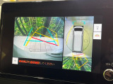 【パノラミックビューモニター】専用のカメラにより、上から見下ろしたような視点で360度クルマの周囲を確認することができます☆死角部分も確認しやすく、狭い場所での切り返しや駐車もスムーズに行えます。