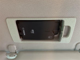 【ETC】有料道路を利用する際に料金所で停止することなく通過できる、ETC車載器(ノンストップ自動料金収受システム機器)が装備されています。セットアップを行うことで利用可能になります。