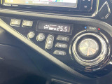 【オートエアコン】一度お好みの温度に設定すれば、車内の温度を検知し風量や温度を自動で調整。暑い&hellip;寒い&hellip;と何度もスイッチ操作をする必要はありません。快適な車内空間には必須の機能ですね♪
