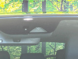 【スマートブレーキサポート】走行中に前方の車両等を認識し、衝突しそうな時は警報とブレーキで衝突回避と被害軽減をアシスト。より安全にドライブをお楽しみいただけます。