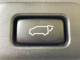【パワーバックドア】スマートキーや運転席のボタンを押すだけでリアゲートが自動で開閉します!荷物を持っている時や、高い位置にあるバックドアを閉める際に便利な機能です♪