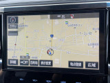 【純正10インチナビ】専用設計で車内の雰囲気にマッチ!ナビ利用時のマップ表示は見やすく、いつものドライブがグッと楽しくなります!