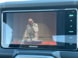 停車時に、テレビ放送を視聴可能です。休憩時間などに、お好みの番組を楽しめます。エンターテイメント機能で、ドライブをより豊かに演出。