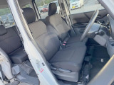 運転席シート廻りは使用感も少なく、良好な状態となっています。前オーナー様が丁寧に使っていたことがよくわかりますね。