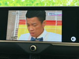 停車時にご家族でテレビ番組を楽しめるTV画面です。移動時間を有効活用し、快適なひとときを過ごせます。