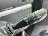 直感的な操作で、安全かつスムーズな車線変更をサポートします。視認性の高いデザインもポイントです。