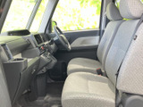 シンプルで使いやすい内装が、日常の運転を快適にサポート。細部にまでこだわりが光ります。