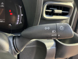 シンプルで使いやすいデザイン。視認性の高い操作で安全な運転をサポートします。