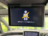 【フリップダウンモニター】大画面モニターで後席でもエンタメをお楽しみいただけます。小さなお子様にも大人気の装備です♪