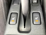 【前席シートヒーター】寒い日に重宝するシートヒーター!エアコンより早く温まってくれるので寒がりの人も安心ですね♪エアコンの温風は乾燥するから苦手、という方にもをおすすめです。
