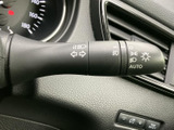 スムーズな操作で、安全な車線変更をサポート。視認性の高いインジケーターで、周囲へのアピールも効果的です。安心して運転を楽しめます。