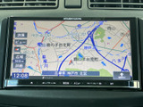 鮮明な地図表示で、安全運転をサポートします。目的地までのルートを分かりやすく表示し、スムーズなナビゲーションを実現します。