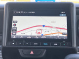 鮮明な地図表示で、安全運転をサポート。ルート検索も簡単に行え、スムーズなナビゲーションを実現します。