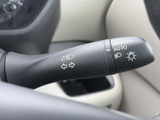 操作しやすいウインカーレバーは、安全な運転をサポート。必要な時にスムーズに操作でき、安心です。